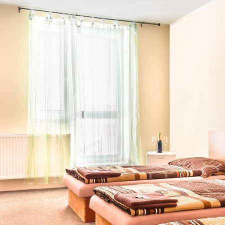 Hotel Zannam ブルノ エクステリア 写真