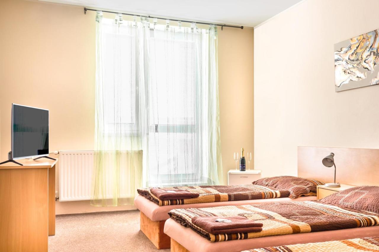 Hotel Zannam ブルノ エクステリア 写真