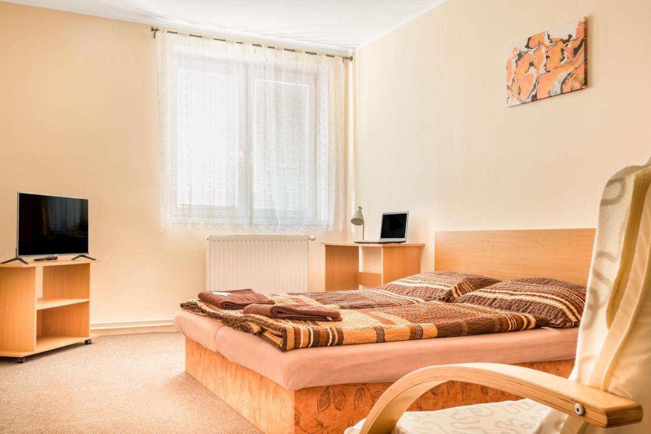 Hotel Zannam ブルノ エクステリア 写真
