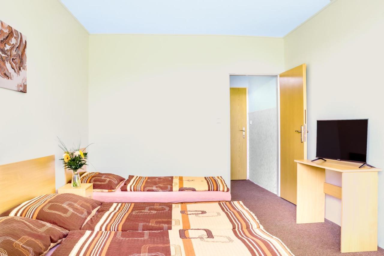 Hotel Zannam ブルノ エクステリア 写真