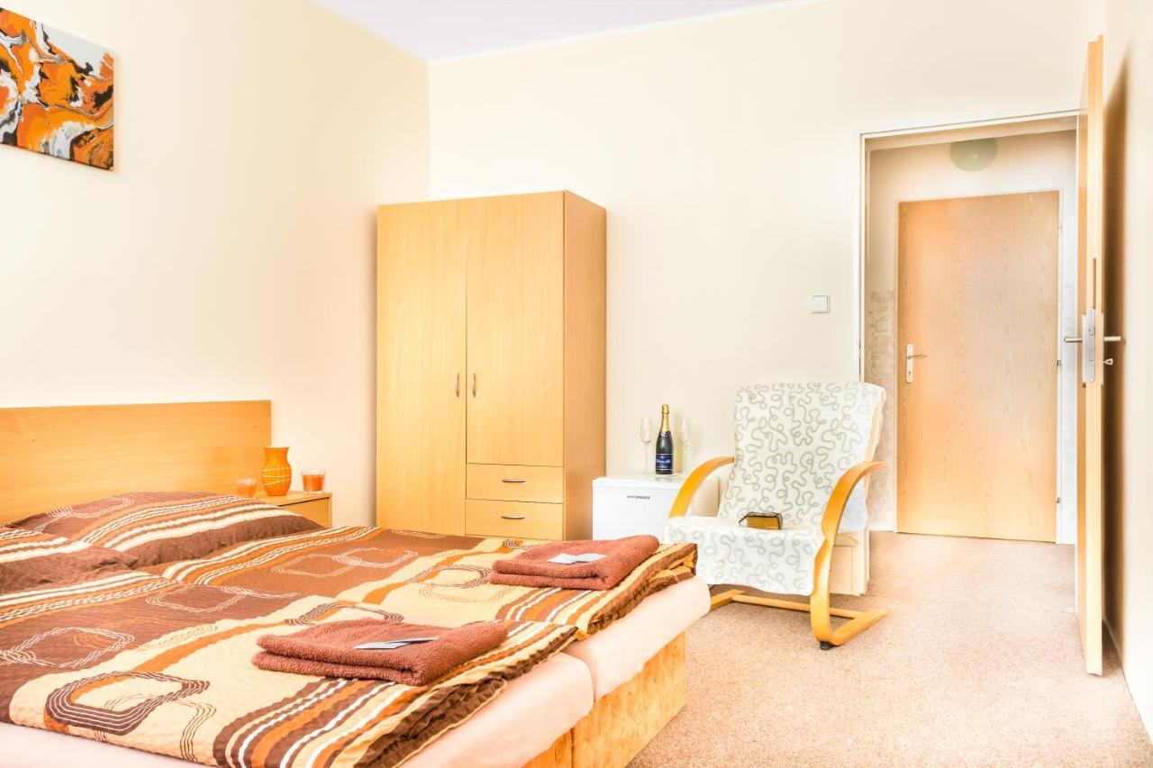 Hotel Zannam ブルノ エクステリア 写真